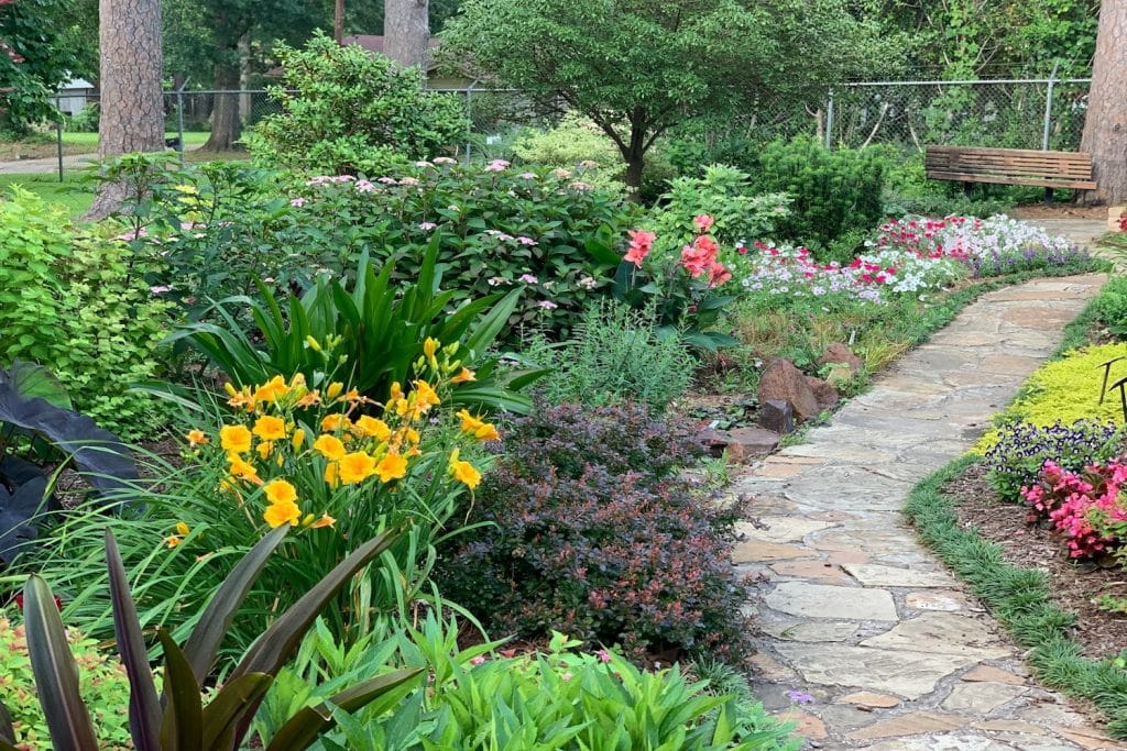aménager un massif de jardin